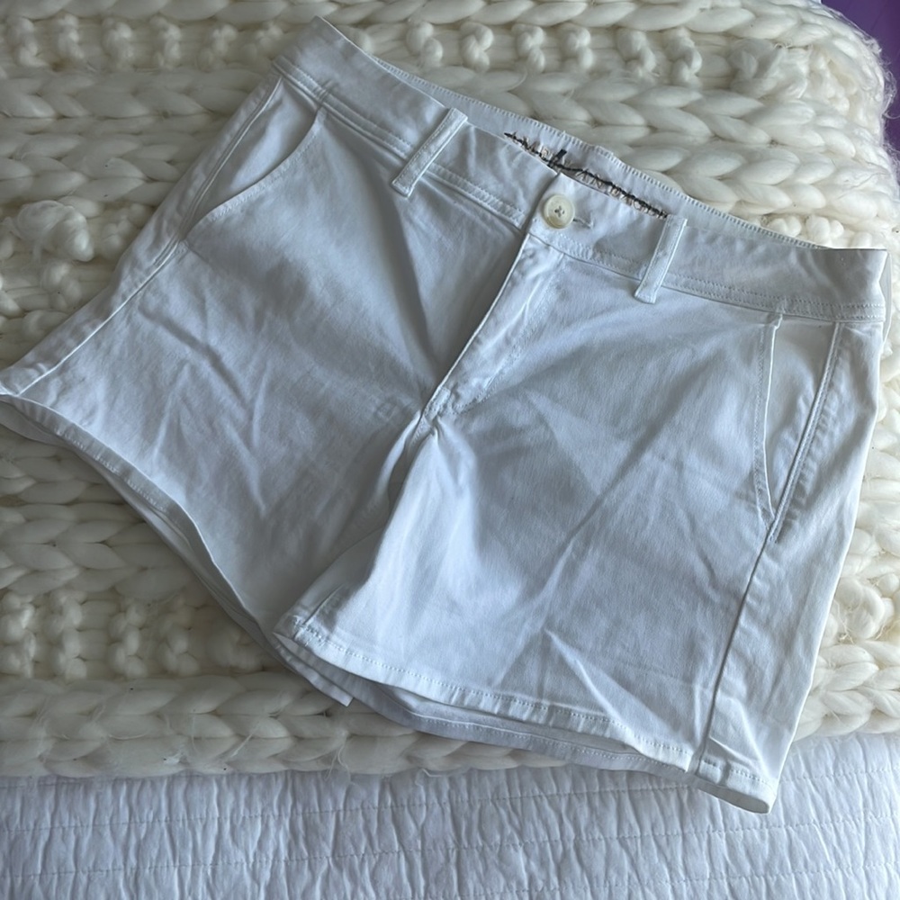 American Eagle white shorts stretching size 8 - Picture 6 of 7
